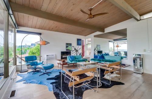 Mount Helix House | The Helix House - Pool & Mountain Views