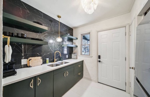 Tulsa House | The Hemingway - Art Deco Speakeasy