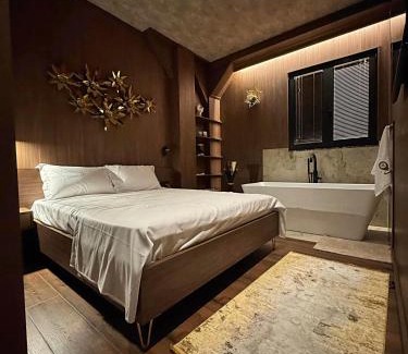 Tirana Hotel | The HH Point