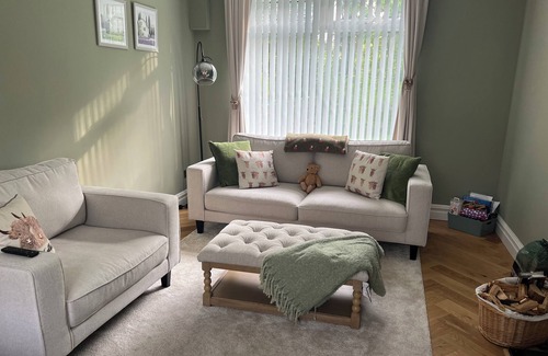 Broadheath Cottage | The Hidden Cottage Near Manchester Airport