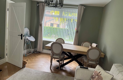 Broadheath Cottage | The Hidden Cottage Near Manchester Airport