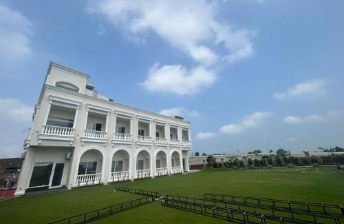 Patiala Apartment | THE HIDDEN CREEk