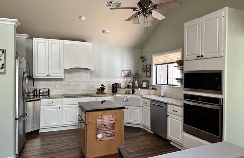Mount Ida House | "The Hidden Gem" private setting near Lake Ouachita, Mount Ida, & Hot Springs