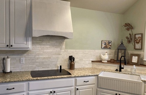 Mount Ida House | "The Hidden Gem" private setting near Lake Ouachita, Mount Ida, & Hot Springs