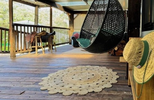 Bouvard Cabin | The Hide, dog friendly, 100m from a white sandy beach with free firewood