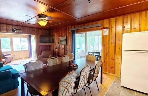 Selwyn House | The Hideaway - 3-bedroom Waterfront Cottage