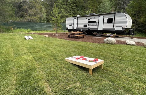 Martin City RV Rental | The Hideaway at Glacier Meadows - Luxury Camper