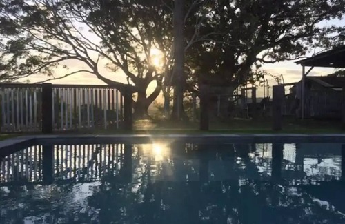 Ewingsdale Cottage | The Hideaway@Byronhomestead is set on 12 acres with 3 other properties sleeps 5