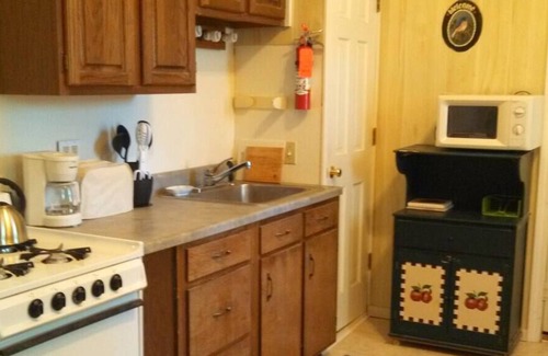 East Lyme House | The Hideaway (Cottage 4)