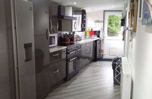 Bude Apartment | The Hideaway, with optional hot tub hire - sleeps 4