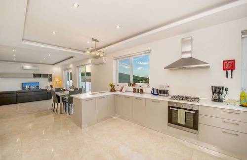 Marsalforn Apartment | The Hillock Penthouse B17