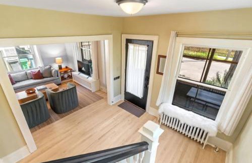 Linden Hills Apartment | The Hills House Beaches, Brews, Bites & Sights