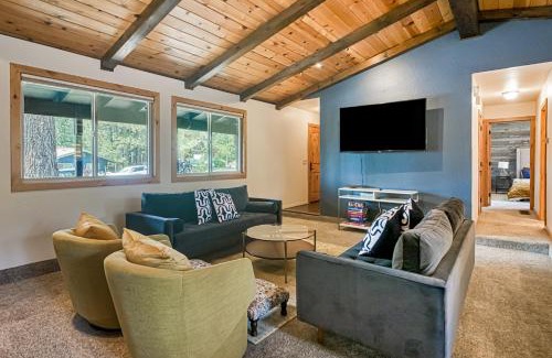Mountain View Estates House | The Hillside Retreat