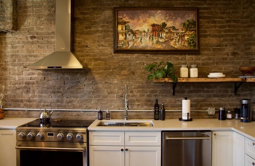 Wheeling Apartment | The Historic Berry Loft