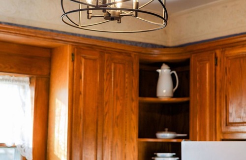 Hutchinson House | The Historic Welch House on Avenue A