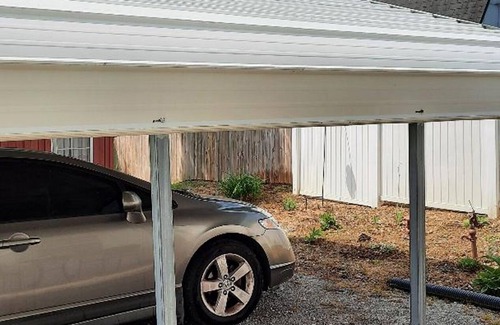Greeneville House | The Hive -Two Bedroom located in the foothills of the Appalachian Mountains!