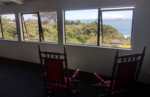 Cape Foulwind House | The hole in the rock house Amazing sea views. Stunning beaches. Stay and relax