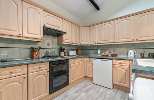 Wiseman's Bridge Cottage | The Hollies - Close to Beach, Parking, EV Charger