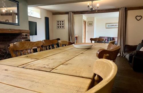 Peak District House | The Holmes Barn - Sleeps 16 - Peak district