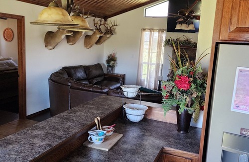Stringtown House | The home between 2 lakes! Charming 3-bedroom house with AC, WiFi, and much more!
