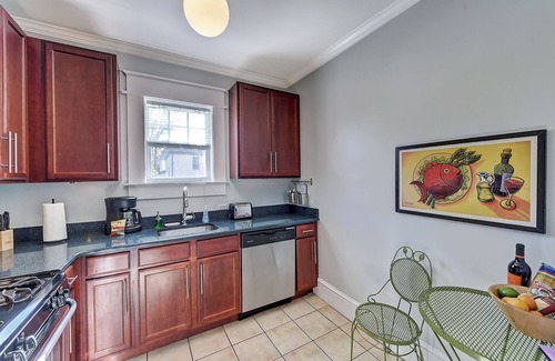 Dilworth Apartment | The Home Collection - 800 Magnolia