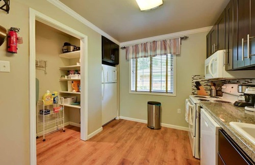 Nacogdoches Apartment | The Homestead | Boutique 2BR Near SFA & Downtown