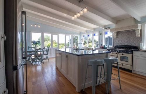 Brixton House | The Homestead: Scenic Rural Retreat