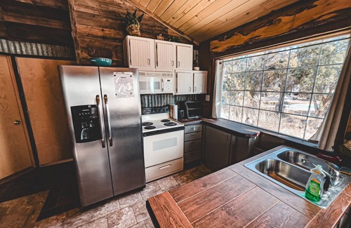 Monticello Cabin | The Homesteader Retreat