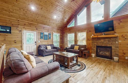 Pigeon Forge House | The Honey Bee