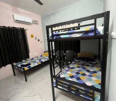 Bhubaneshwar Hostel | The Hood MOTEL