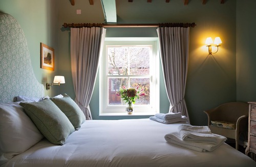 East Ashling Bed & Breakfast | The Horse and Groom