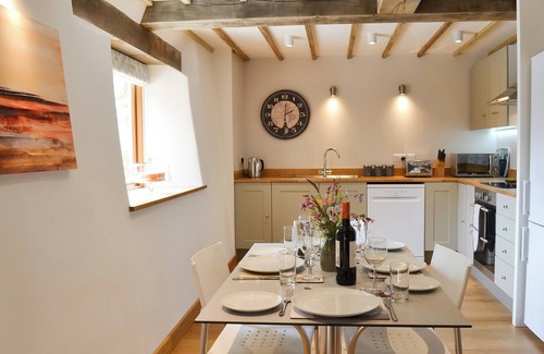 Worlington Cottage | The Horse Gin - UK11024