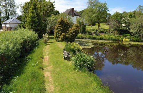 Worlington Cottage | The Horse Gin - UK11024