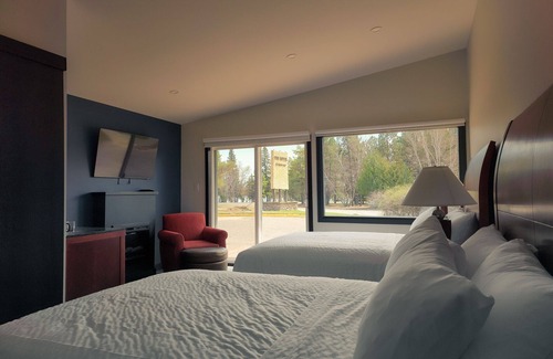 Falcon Lake Hotel | The Hotel at Falcon lake