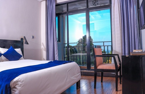 Meru Hotel | The Hotel Ezri
