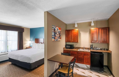 Saratoga Springs Hotel | The Hotel Saratoga, an Ascend Collection Hotel