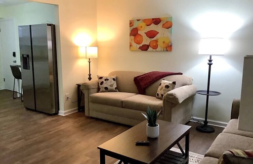 Cuyahoga Falls House | The House Hotels - Erie St. 2