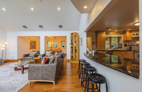 Poughkeepsie House | The House In Highland-nSecluded Retreat