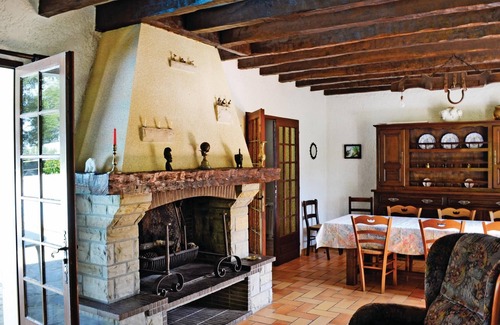 Garrosse House | The house is modern, detached and located in a fenced garden.