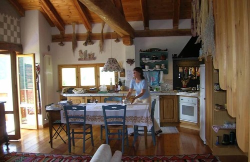 Venoz House | The House of light: nature end relax in the village of old times