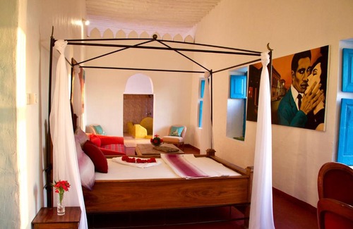 Bububu House | The House of Royals