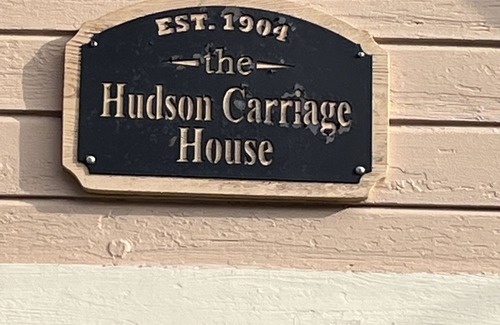 Eau Claire House | The Hudson Carriage Townhouse