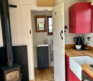 Maidwell Cabin | The Hut at Blackberry Barn