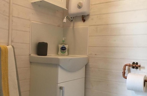 Hinton St. George Cabin | The Hut@Dinnington