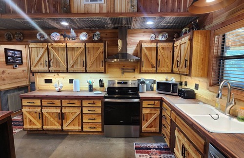 Boswell Cabin | The Indian Lodge in Sunset Valley on the White River