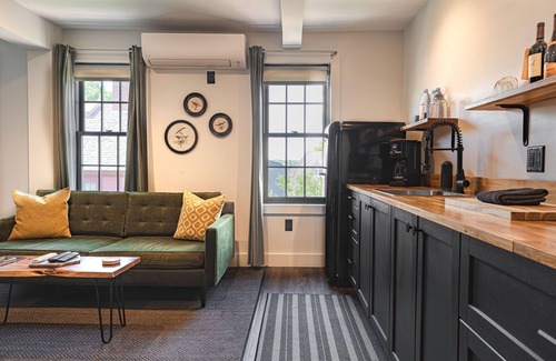 Portsmouth Apartment | THE INN Downtown - Superior King Studio Apartment