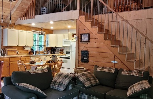 Notre-Dame-Des-Bois Ski Chalet | The institute of cabanology