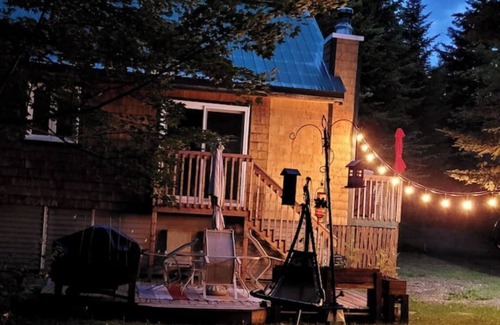 Notre-Dame-Des-Bois Ski Chalet | The institute of cabanology