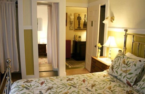 Sunderland Bed & Breakfast | The Ira Allen House
