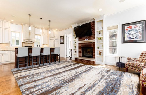 Northeast South Bend House | The Irish Grand | 4BR Home | 0.5 Mi to Campus | Sleeps 20